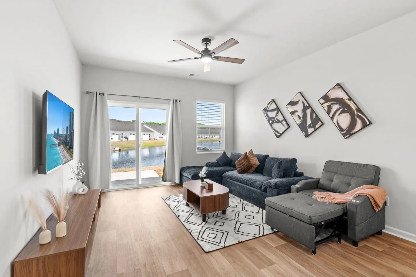LakeView Modern 3BR/3BA Near Beach · NewBuild Home — photo 1 of 8