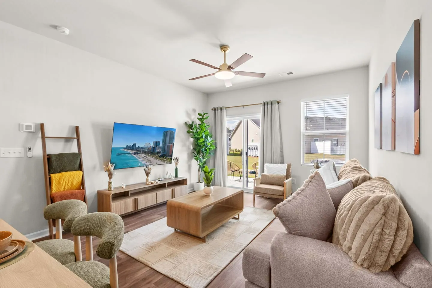 Cozy Escape Myrtle Beach - New Family Coastal Home — photo 2 of 8