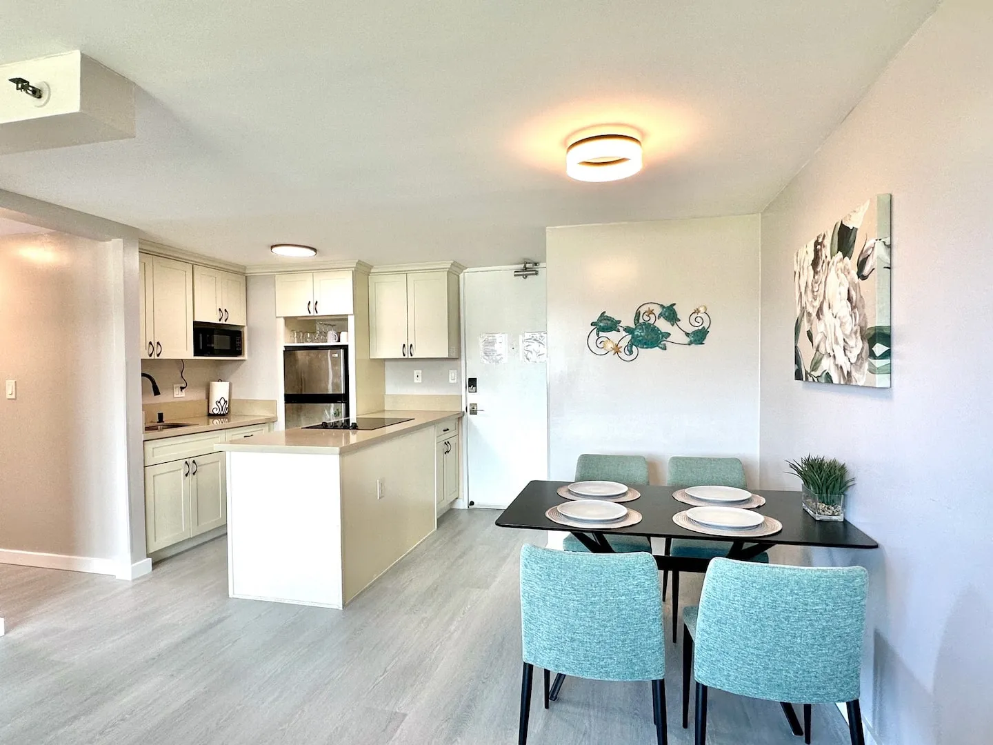 Amazing Views Waikiki 28FL 1BR Family/Group Condo — photo 3 of 8
