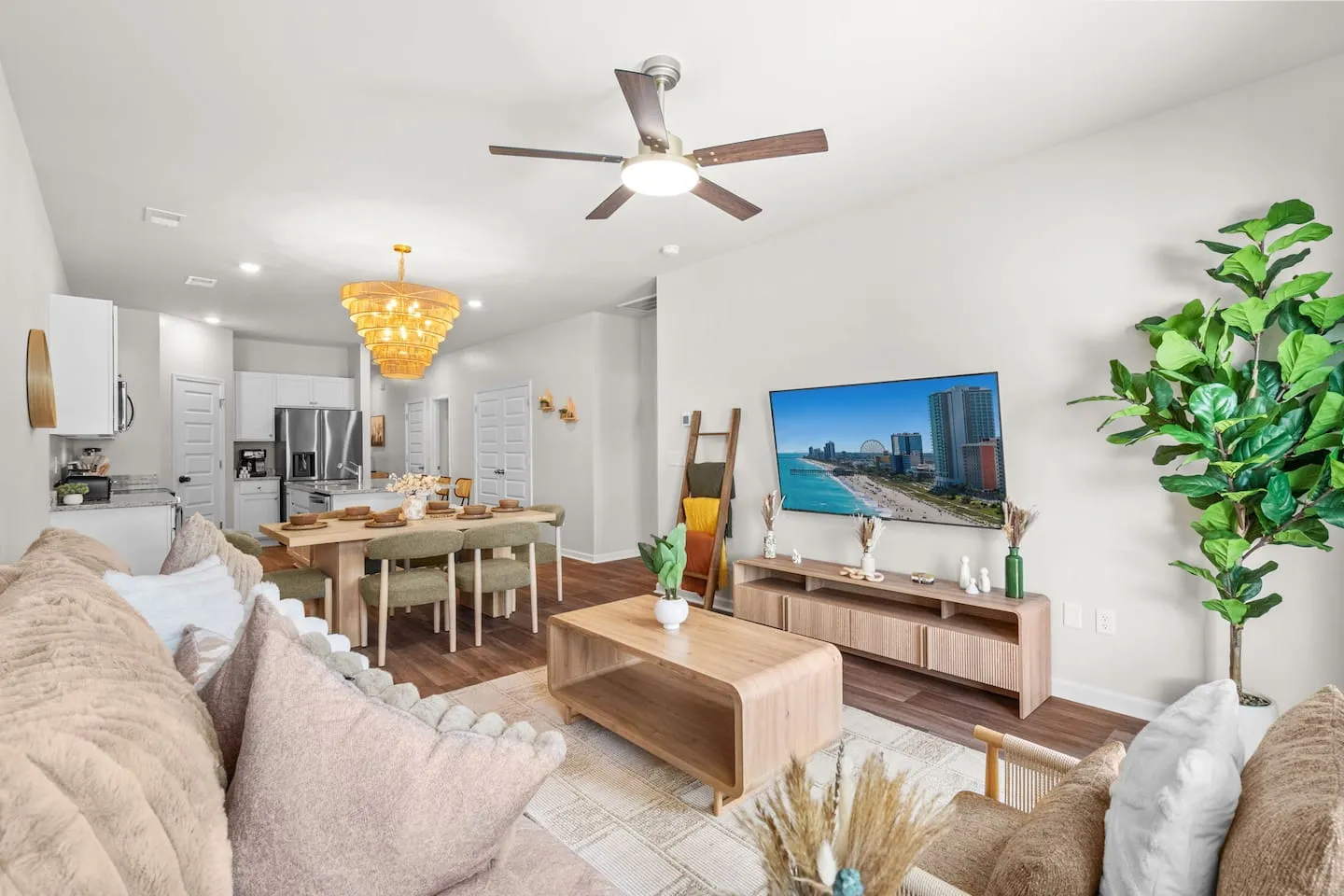 Cozy Escape Myrtle Beach - New Family Coastal Home — photo 4 of 8