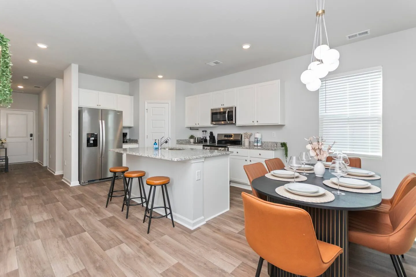 Luxury 3BR/3BA New Build Home - Pool/Beach/Parking — photo 8 of 8